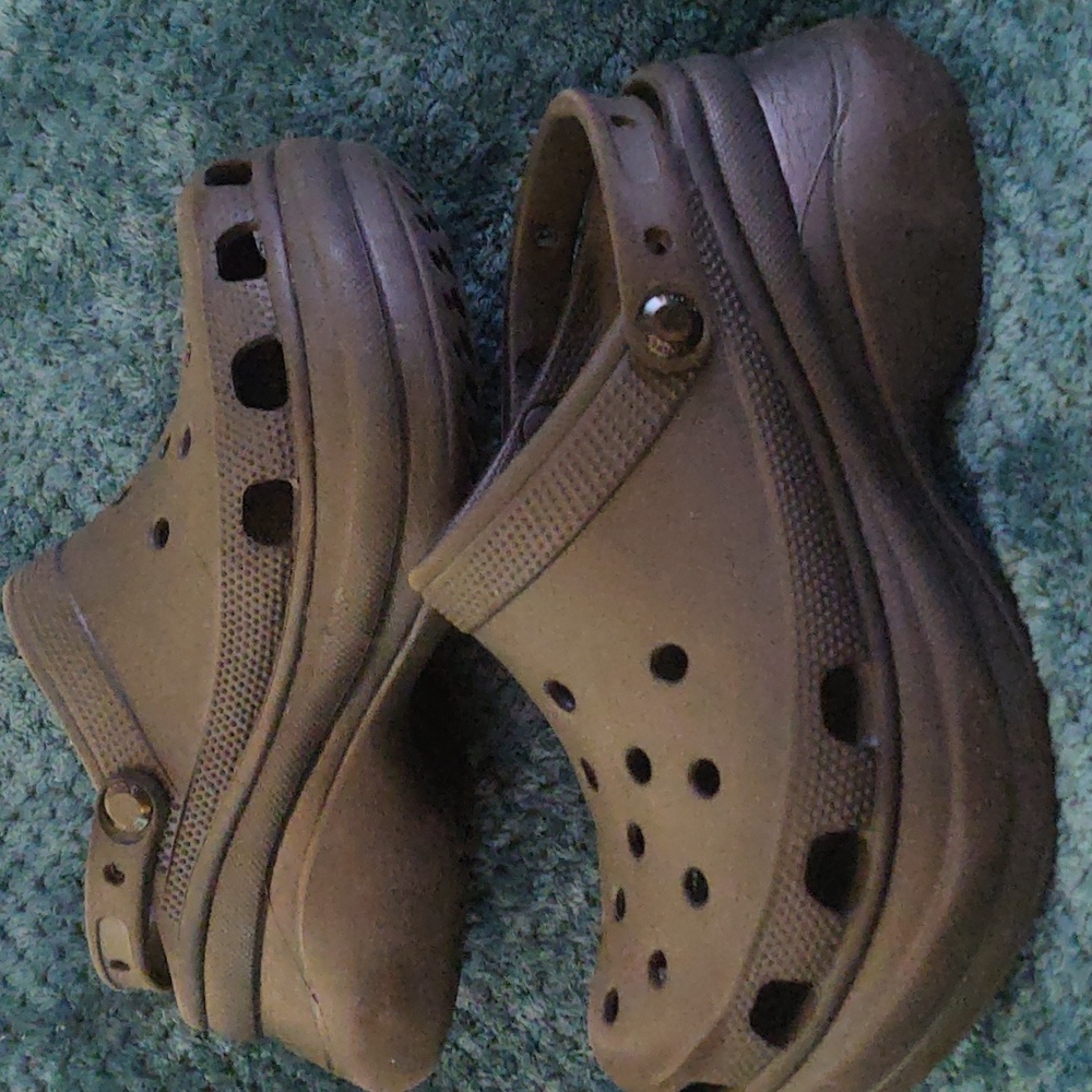 Crocs women's size 9 black Mega crush platform